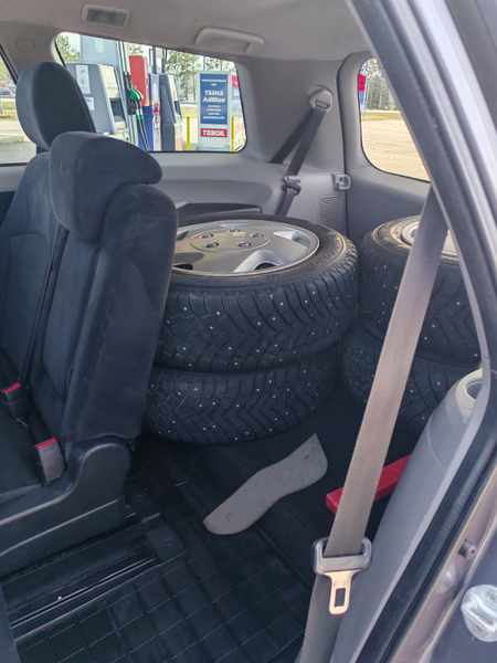 Mitsubishi Grandis vaihtoauto