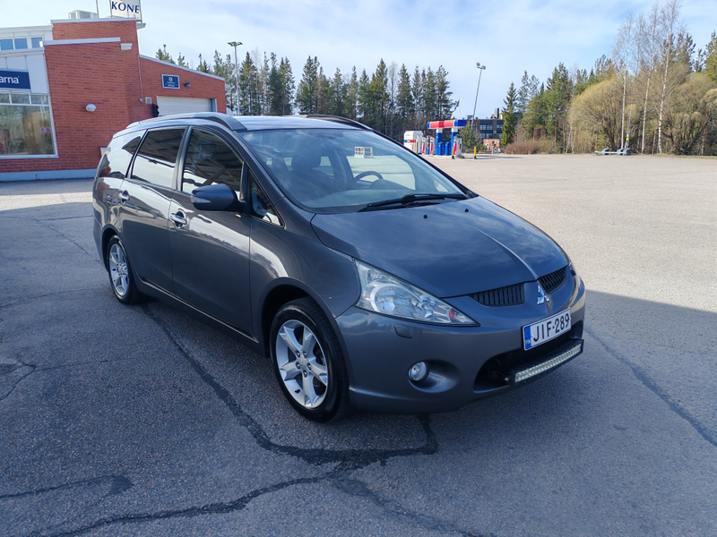 Mitsubishi Grandis vaihtoauto