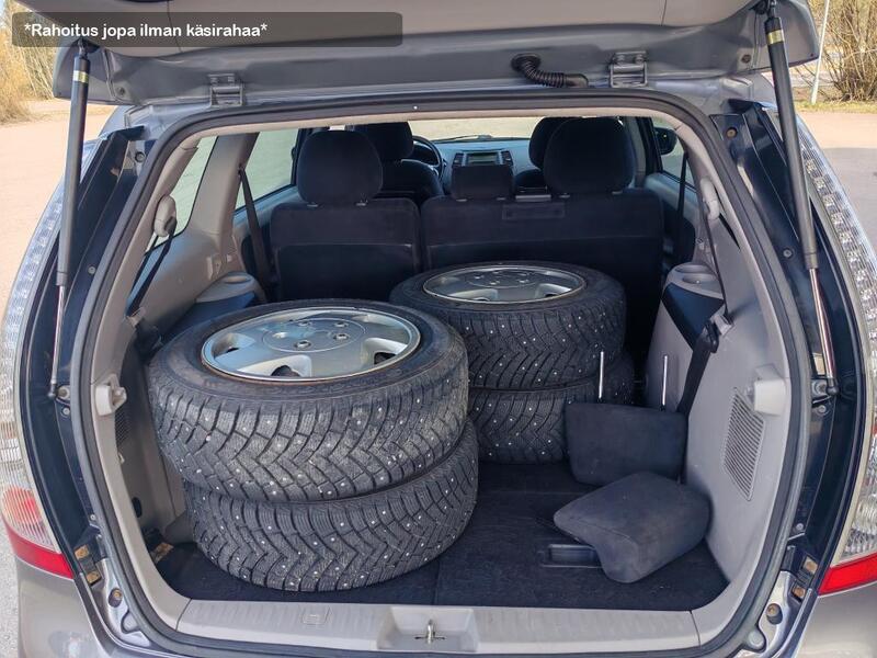 Mitsubishi Grandis vaihtoauto