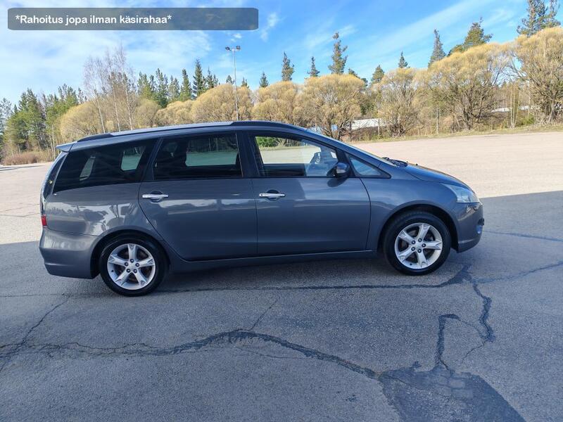 Mitsubishi Grandis vaihtoauto