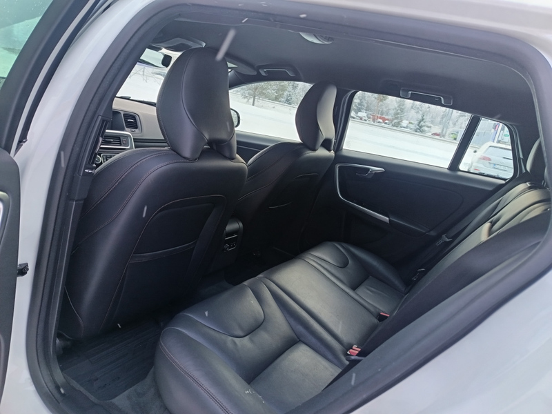 Volvo V60 Cross Country vaihtoauto