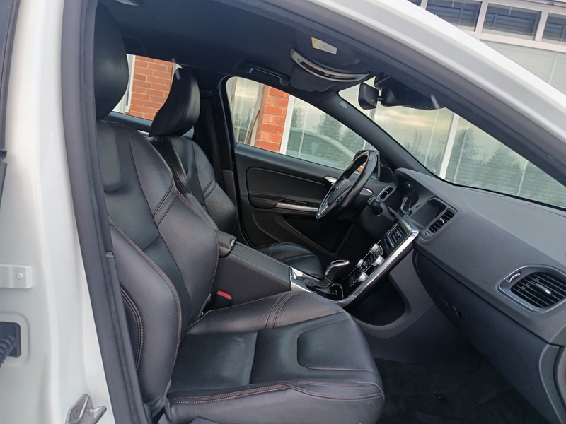 Volvo V60 Cross Country vaihtoauto