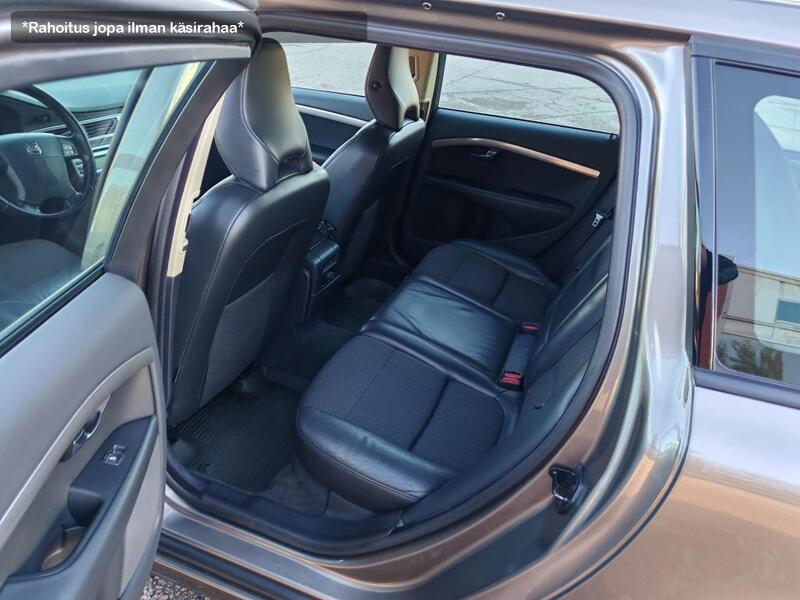 Volvo V70 vaihtoauto