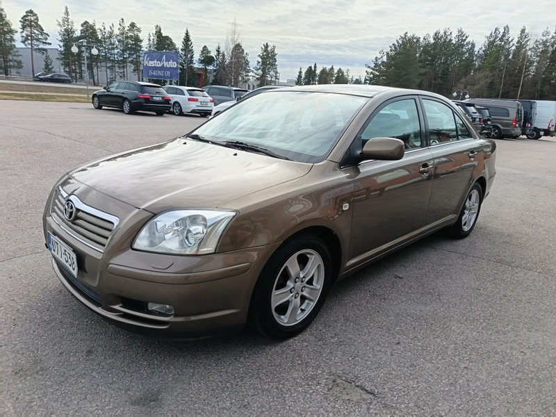 Toyota Avensis vaihtoauto