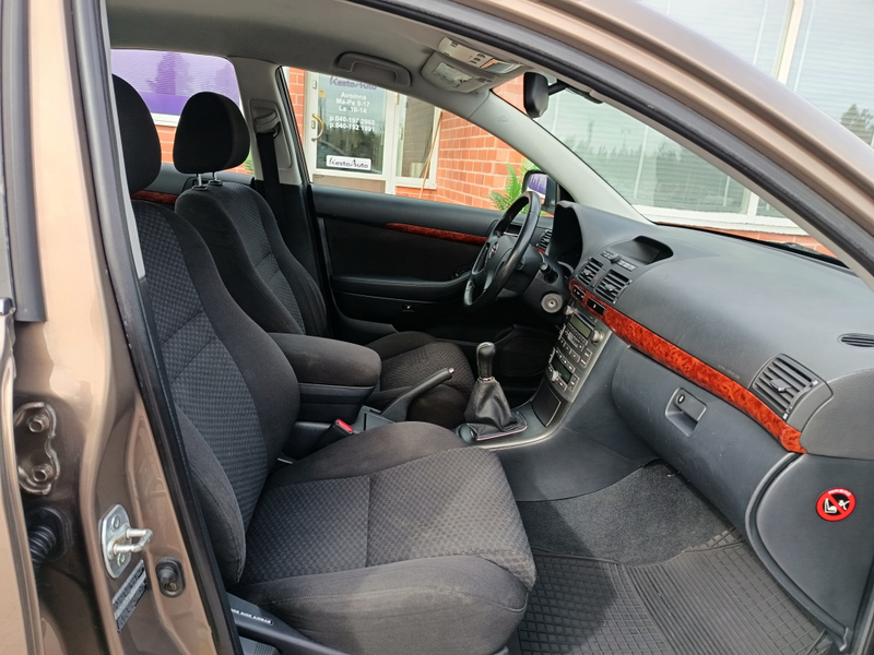 Toyota Avensis vaihtoauto