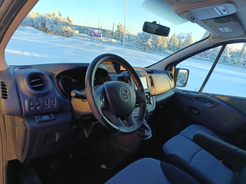 Opel Vivaro vaihtoauto