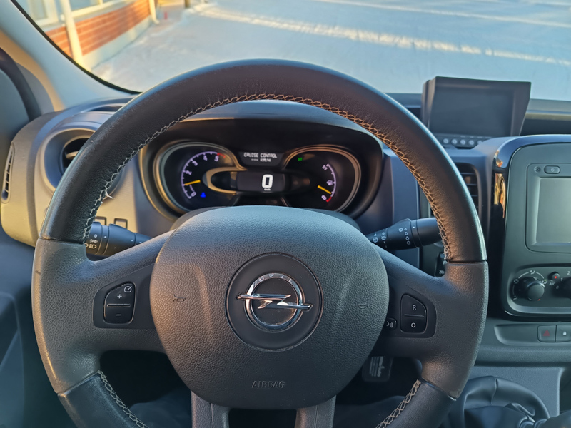 Opel Vivaro vaihtoauto