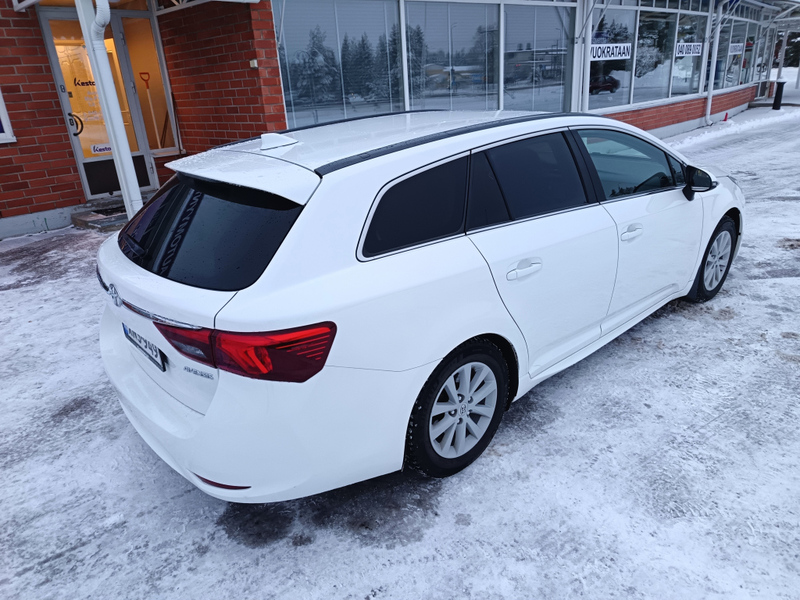 Toyota Avensis vaihtoauto