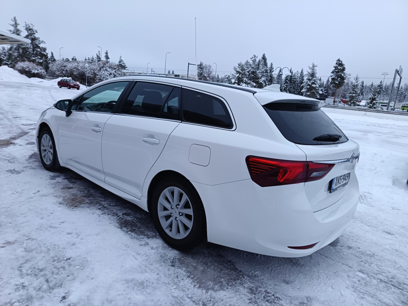 Toyota Avensis vaihtoauto