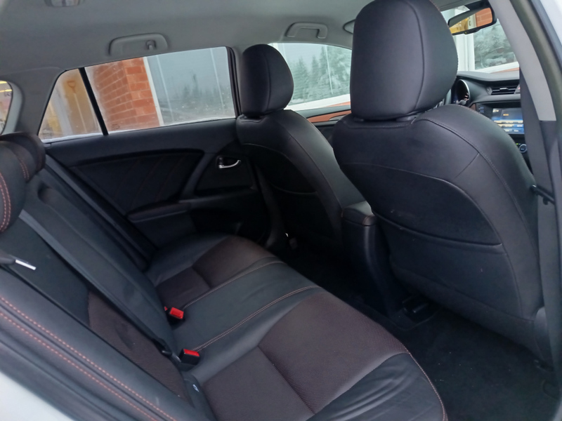 Toyota Avensis vaihtoauto