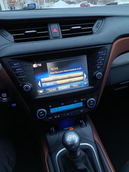 Toyota Avensis vaihtoauto