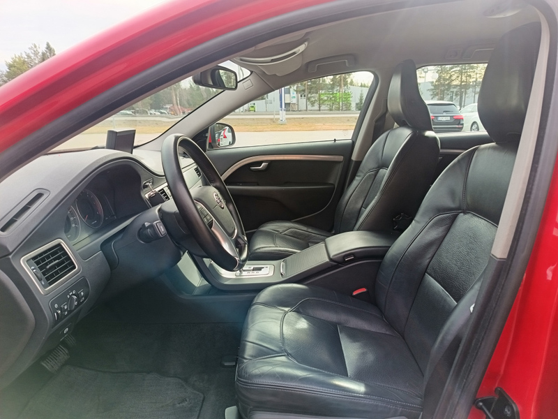 Volvo V70 vaihtoauto