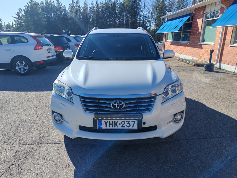 Toyota RAV4 vaihtoauto