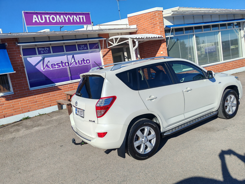 Toyota RAV4 vaihtoauto