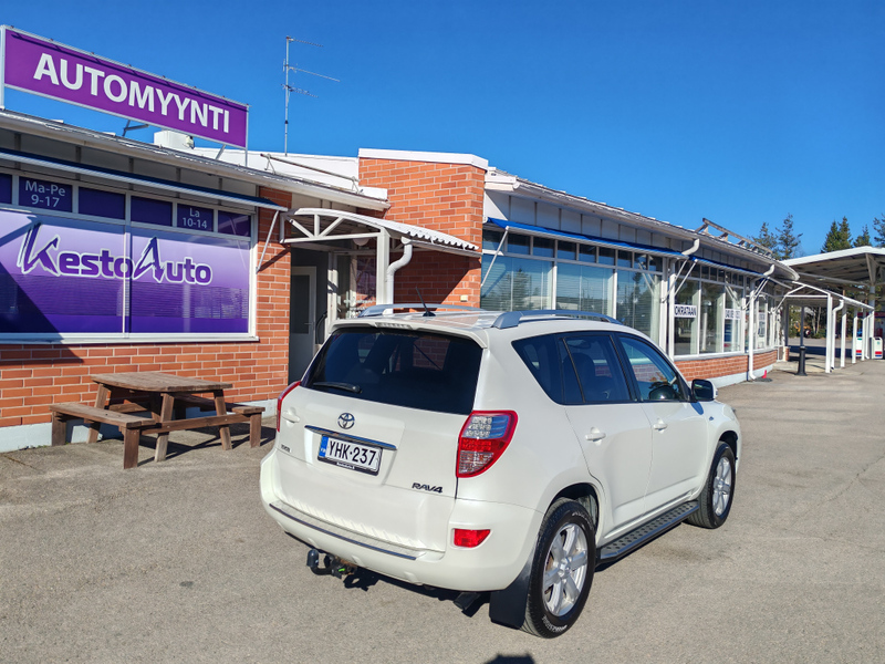 Toyota RAV4 vaihtoauto