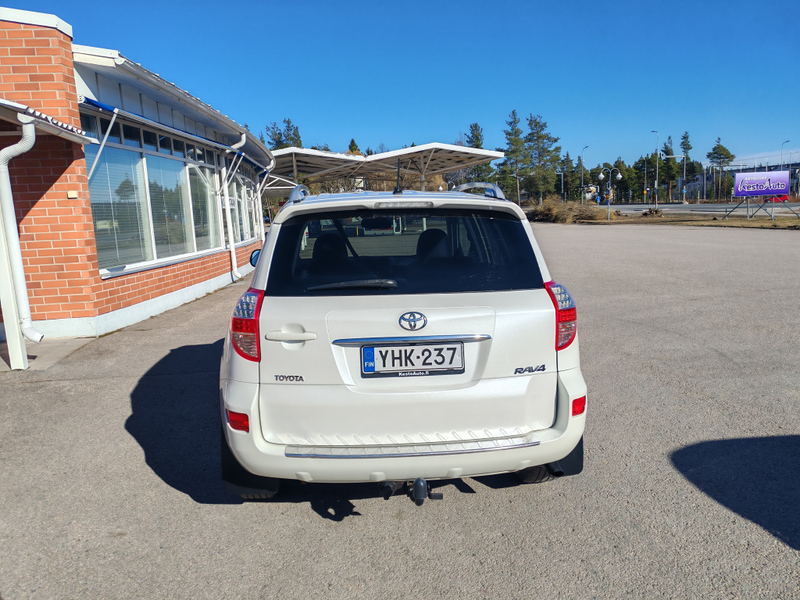 Toyota RAV4 vaihtoauto