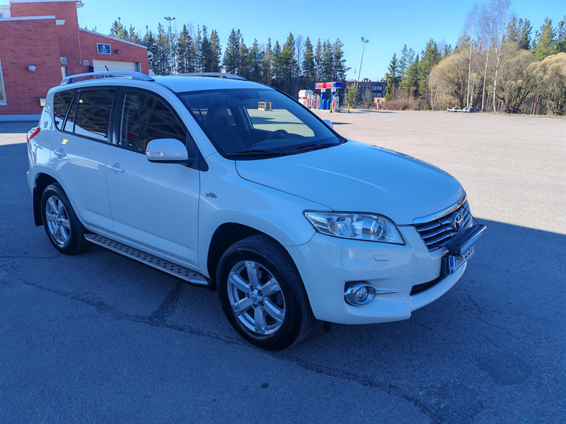 Toyota RAV4 vaihtoauto