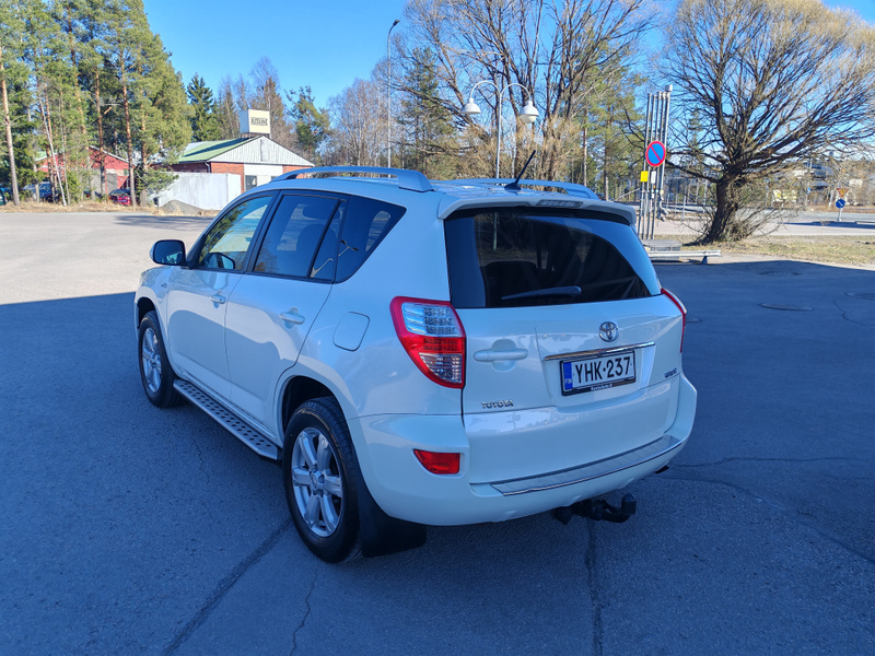 Toyota RAV4 vaihtoauto