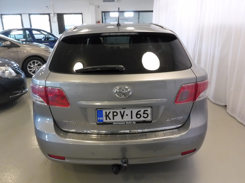 Toyota Avensis vaihtoauto
