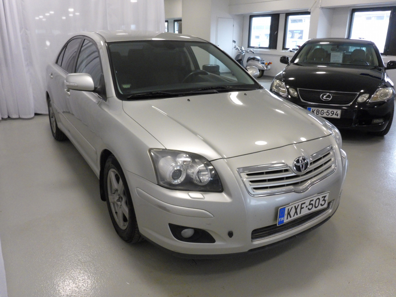 Toyota Avensis vaihtoauto