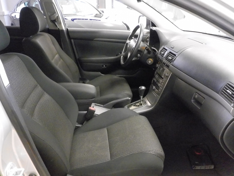 Toyota Avensis vaihtoauto