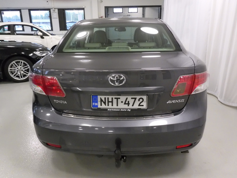 Toyota Avensis vaihtoauto