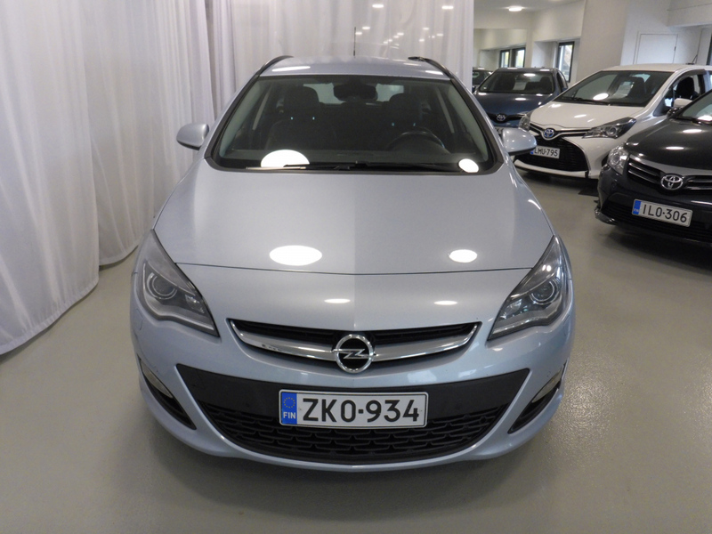 Opel Astra vaihtoauto