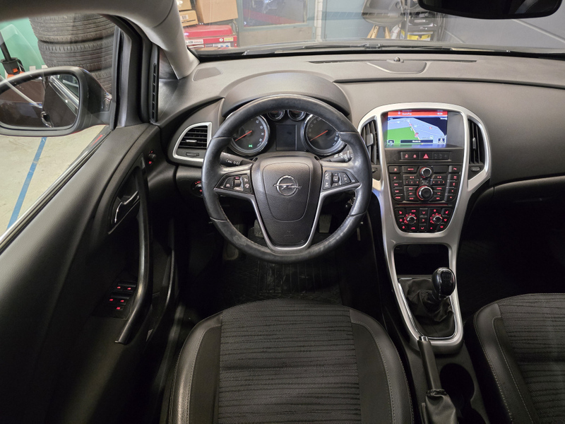 Opel Astra vaihtoauto