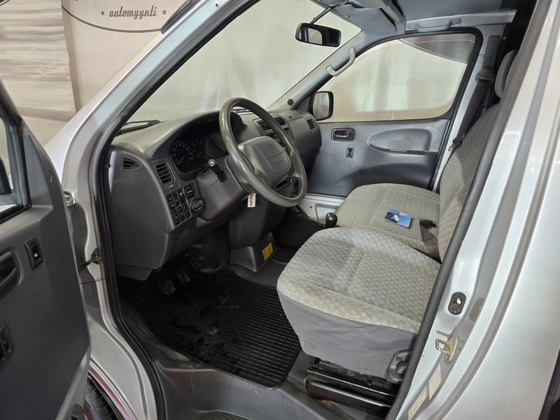 Toyota Hiace vaihtoauto