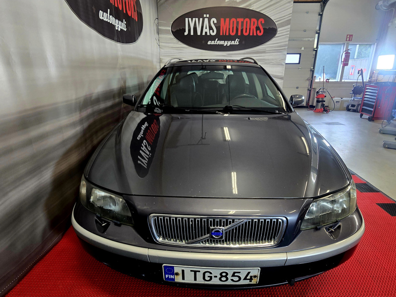 Volvo V70 vaihtoauto