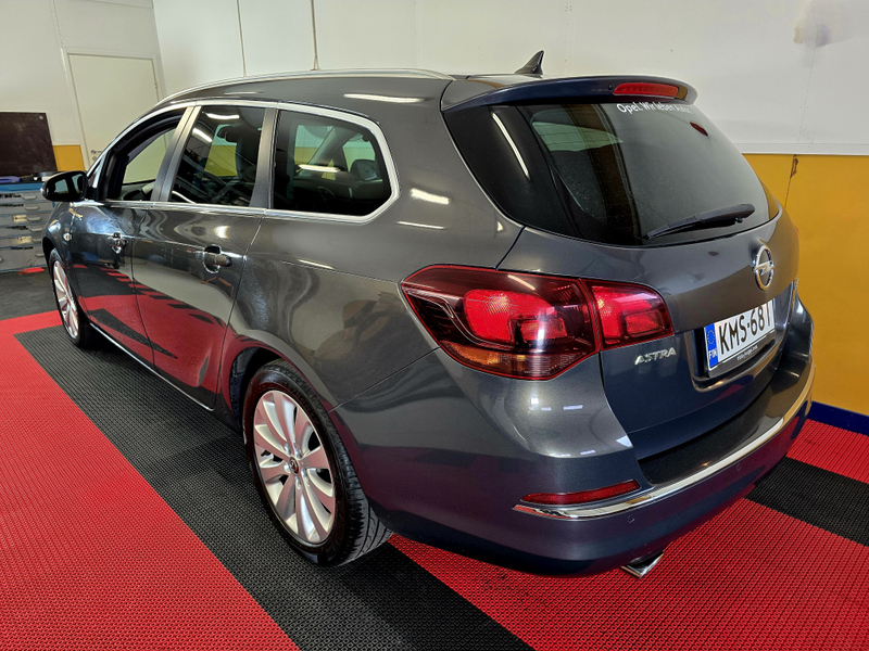 Opel Astra vaihtoauto