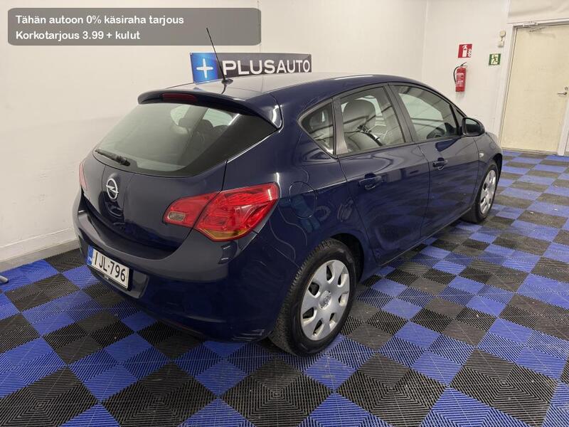 Opel Astra vaihtoauto