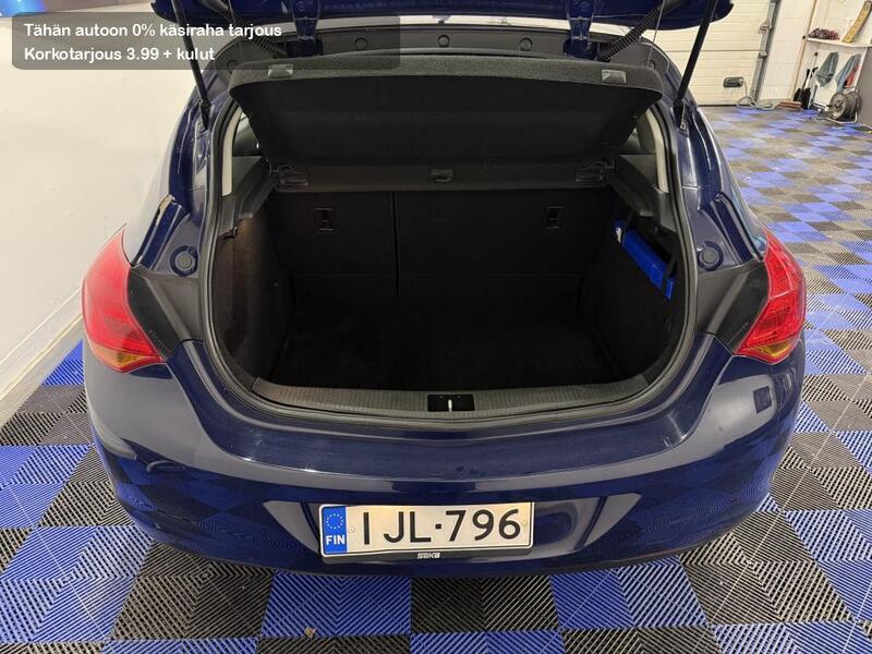 Opel Astra vaihtoauto