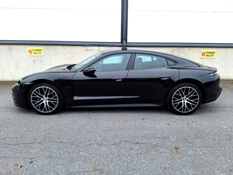 Porsche Taycan vaihtoauto