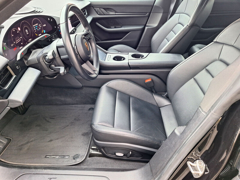 Porsche Taycan vaihtoauto