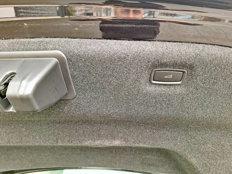 Porsche Taycan vaihtoauto