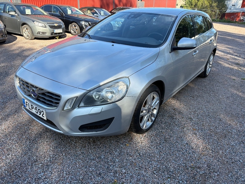 Volvo V60 vaihtoauto