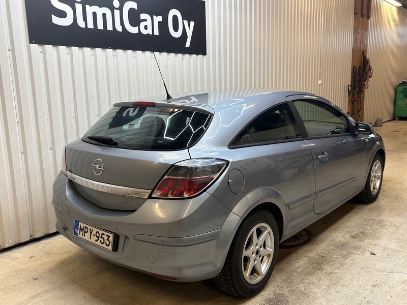Opel Astra vaihtoauto