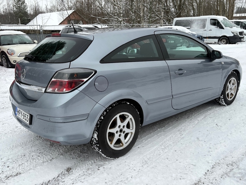 Opel Astra vaihtoauto