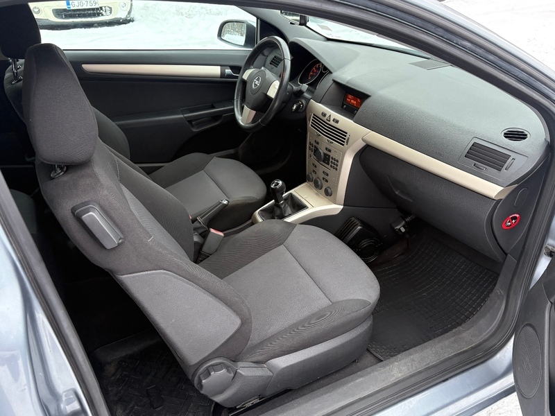 Opel Astra vaihtoauto