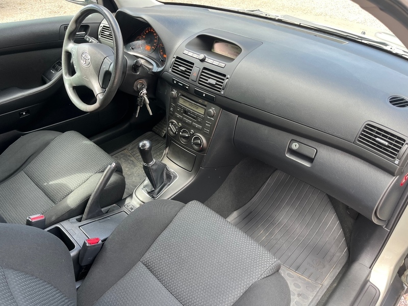 Toyota Avensis vaihtoauto