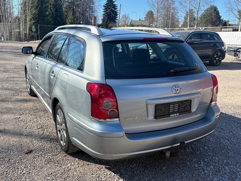 Toyota Avensis vaihtoauto
