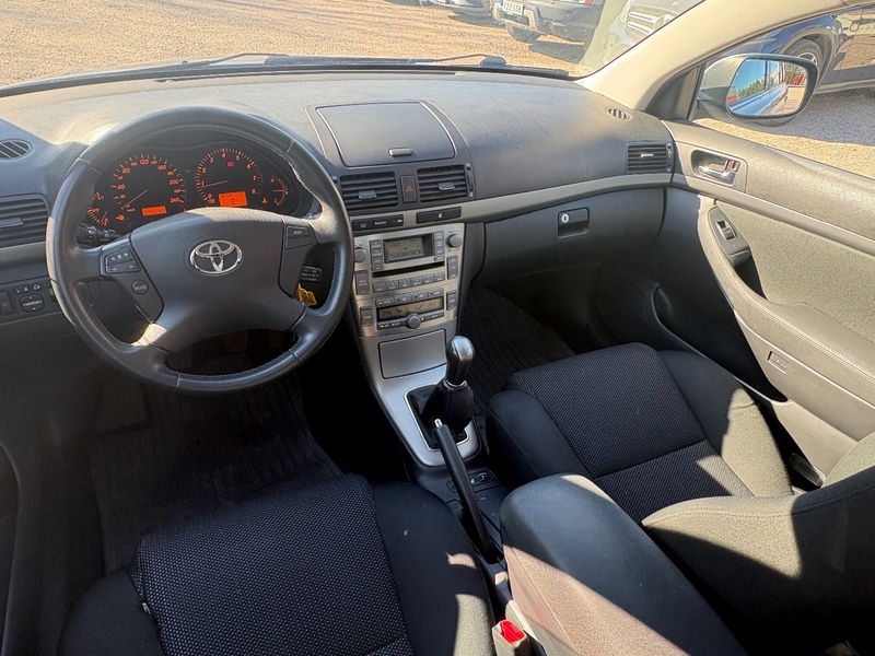 Toyota Avensis vaihtoauto