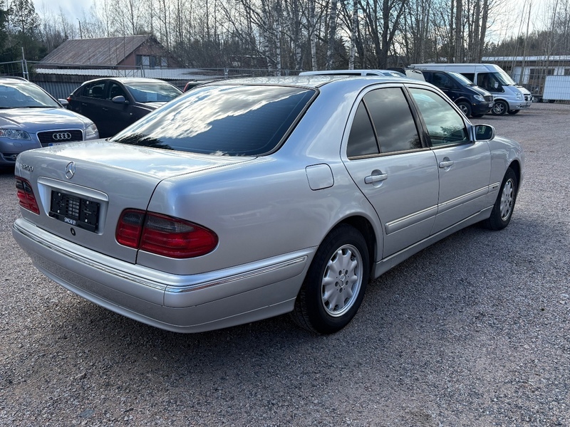 Mercedes-Benz E vaihtoauto