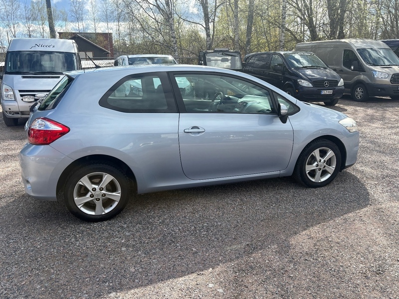 Toyota Auris vaihtoauto