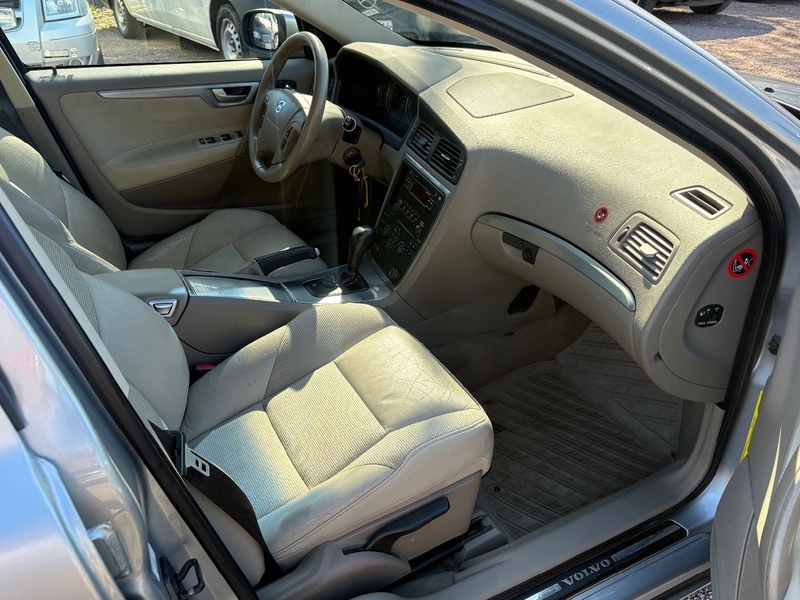 Volvo V70 vaihtoauto