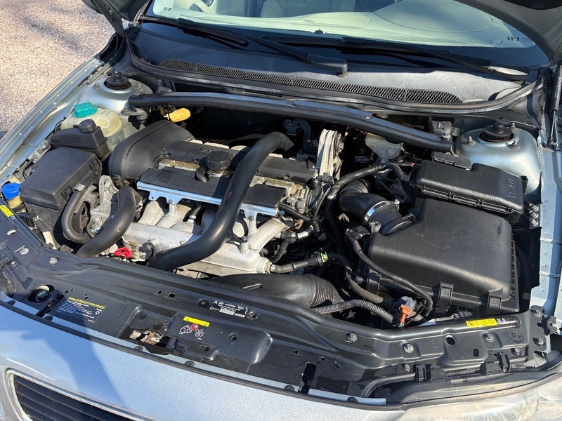 Volvo V70 vaihtoauto