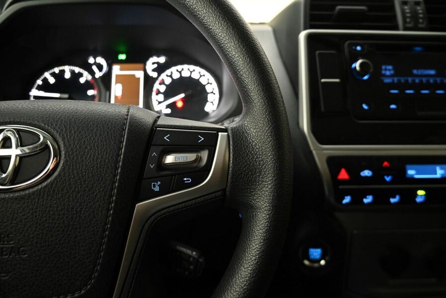 Toyota Land Cruiser vaihtoauto