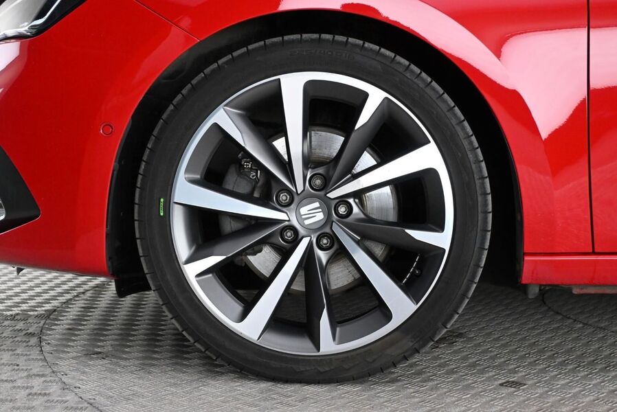 SEAT Leon Sportstourer vaihtoauto