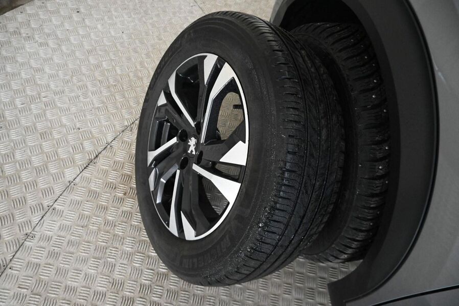 Peugeot e-2008 vaihtoauto